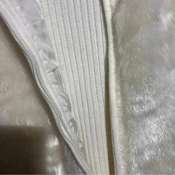 Kikit Ivory Faux Fox Fur Front Stretchy Knit Back Zip Vest Sleeves Size Long - Picture 3 of 6